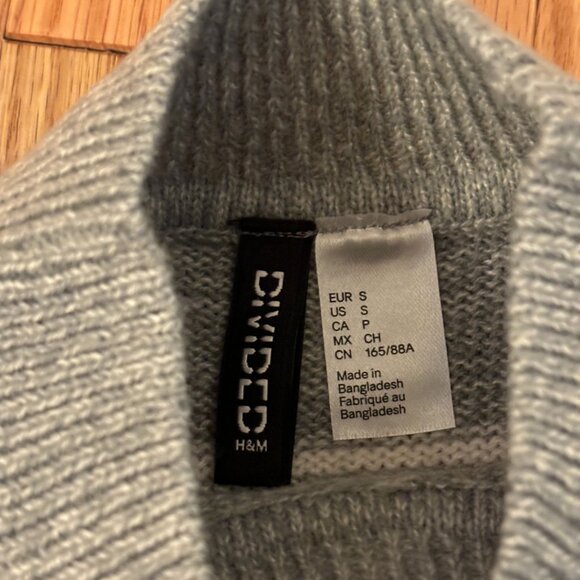 H&M | Grey and White Striped Mock Neck Sweater | Small - Picture 5 of 6